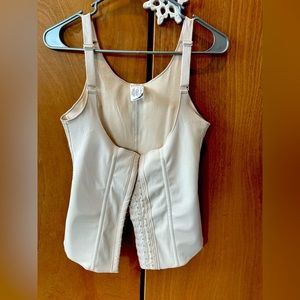 SOLD.      REDUCTOR VEST WAIST CINCHER FIRM CONTROL FAJA COLOMBIANA CHALECO Sz M